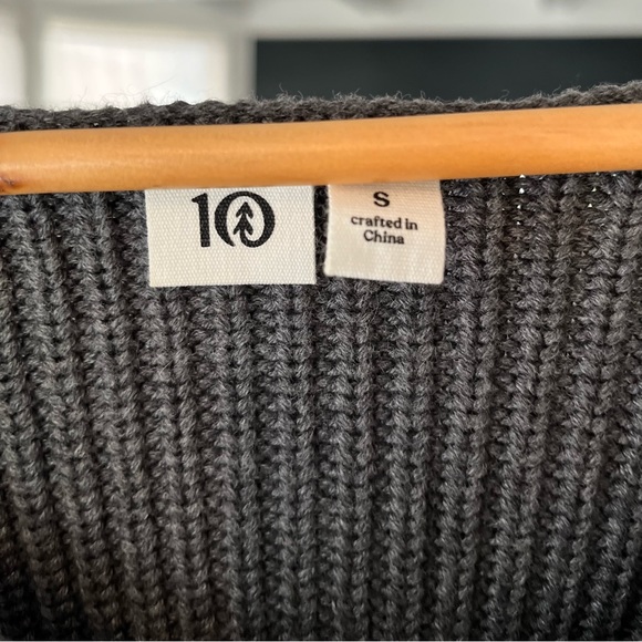 Tentree Highline V-neck sweater (Size S) - Picture 5 of 8